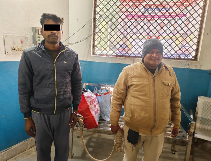 अवैध शराब मामले में कार्रवाई, आरोपी न्यायालय के आदेश पर जेल रवाना